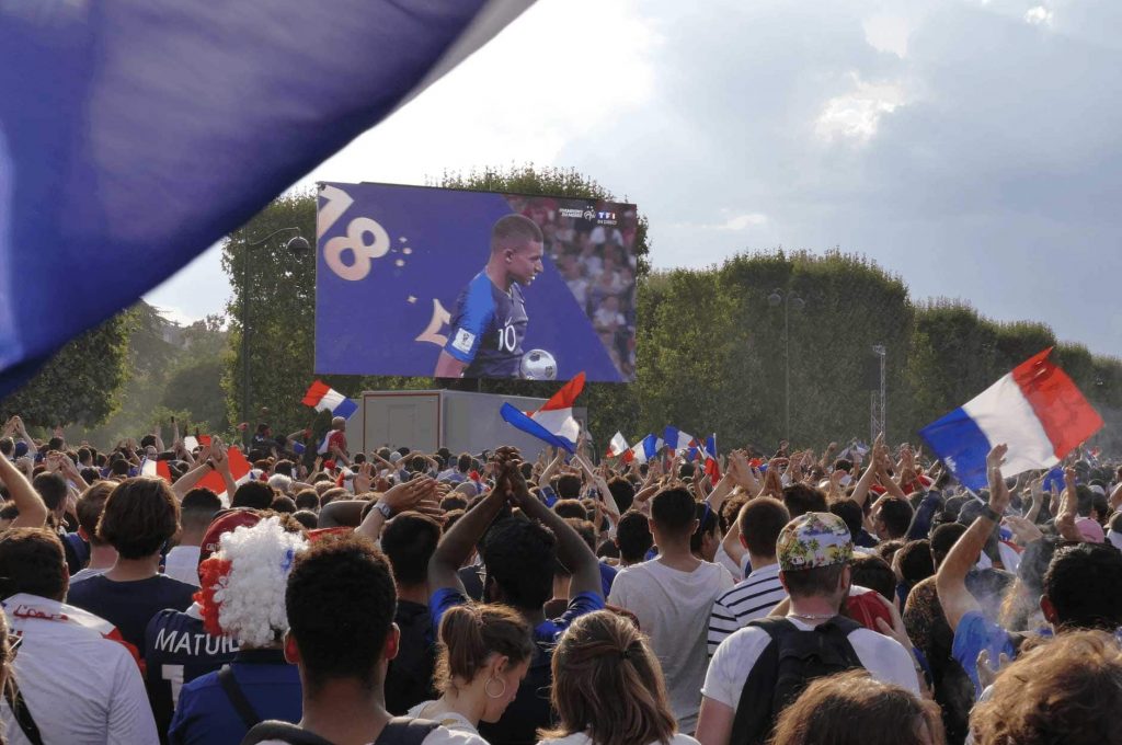 Outdoor-LED-Videowand beim Public Viewing der WM 2018 in Paris